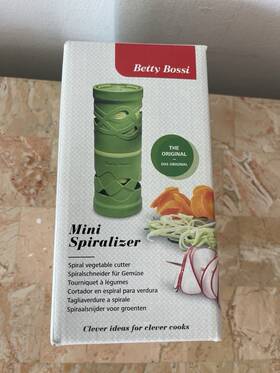 155000.01 Betty Bossi Mini Spiralizer Spiral Vegetable Original Box New