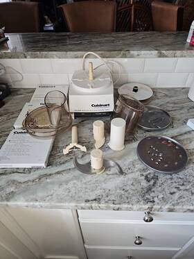 A0605788 Cuisinart Model Dlc-7 Pro 14 Cup Food Processor 6 Discs Works