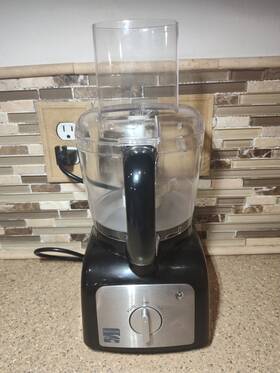 100.8110290a Kenmore 100 Food Processor And Vegetable Chopper Black/silver Vintage Missing