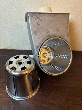 473-01a Oster Regency Food Meat Processer Metal Slicer Shredder And 2 Blades # 473