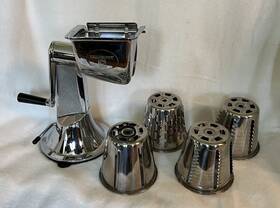 3835 Townecraft Manual Food Vegetable Processor Chopper Shredder 4 Cones