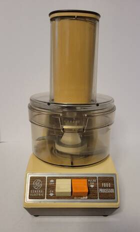 D1-4200 Vintage General Electric Food Processor Tested &working
