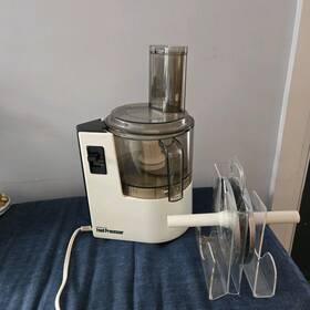 H81115 Vintage Norelco Food Processor Solid Machine Three Blades Included Look
