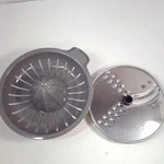 Oster 11-CUP Food Processor FPSTFP4255 Juice Tray & Fine Slice Shred Disc Blade. Fixed Price $33.00.