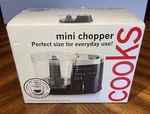 Cooks Mini Chopper Compact Food Processor One-touch Dual Pulse Black Nib 2304. Fixed Price $28.95.