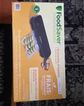 Foodsaver FM2000 Vacuum Sealer. Fixed Price $80.00.