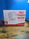 Continental Electric CE22361 White 1.5-CUP Mini Chopper #7955. Fixed Price $10.00.
