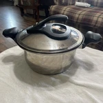 Cooks Essential Quick Cooker Qvc With 5 1/2 Quart W/ Steamer Included New No Box. Fixed Price $29.00.