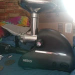 Meat Grinder By Nesco 400 Watts W/3 Blades Your Own Burgers Or Brauts. Fixed Price $33.00.