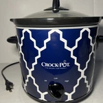 Crock Pot Sunbeam 3.5 Qt 14 Cups Slow Cooker SCR400-BLT-WM1 White & Royal Blue. Fixed Price $17.99.