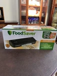 Foodsaver FM2000 Vacuum Sealer Brand New. Fixed Price $99.99.